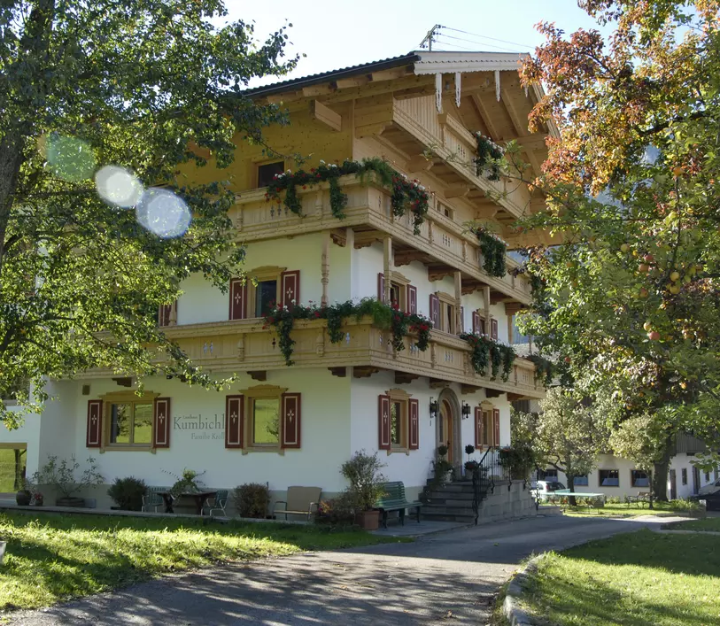Außenansicht im Sommer des Landhaus Kumbichl in Mayrhofen