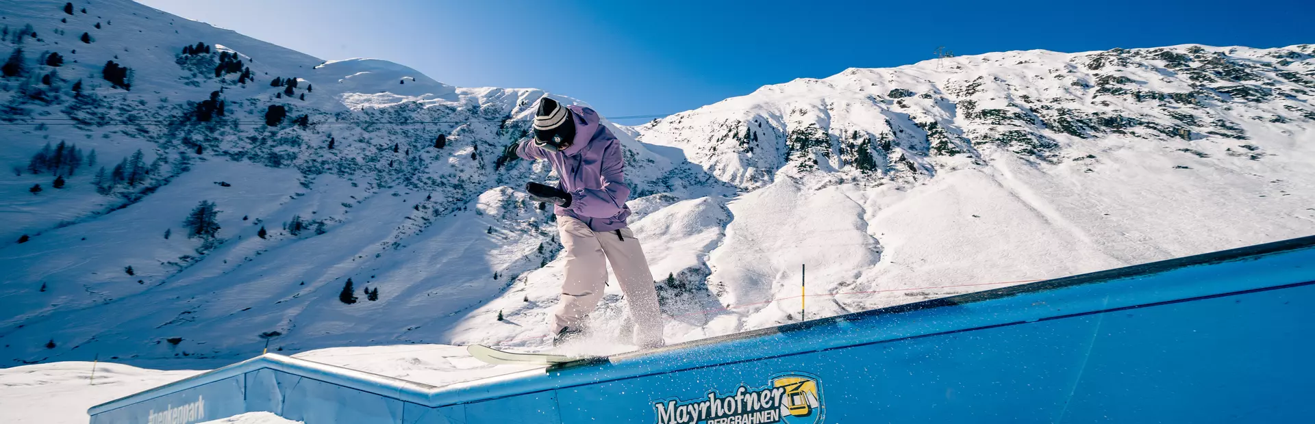 Snowboarden im PenkenPark in Mayrhofen © Mayrhofner Bergbahnen / Niko Opetnik
